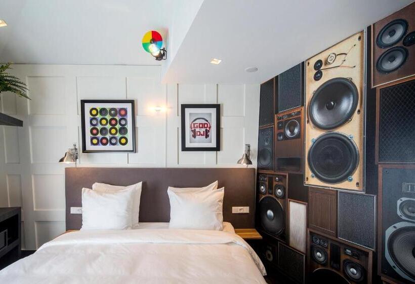 هتل The Highland House