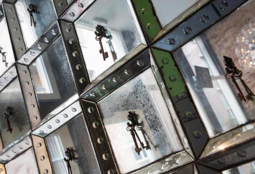 هتل The Highland House