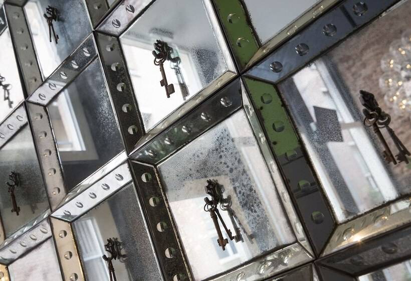 هتل The Highland House