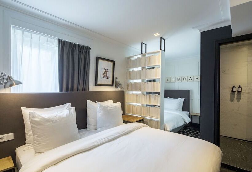 هتل The Highland House