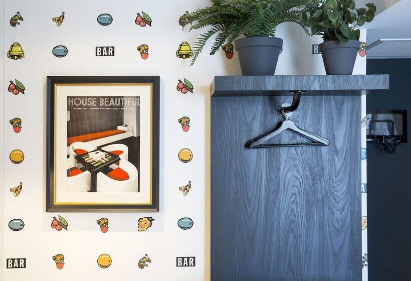 هتل The Highland House