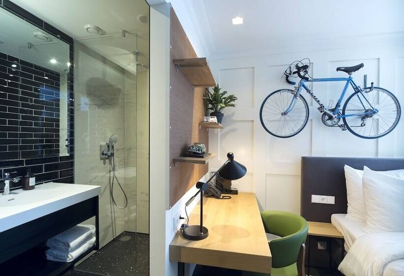 هتل The Highland House