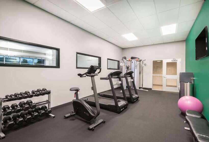 호텔 Wingate By Wyndham Dieppe Moncton