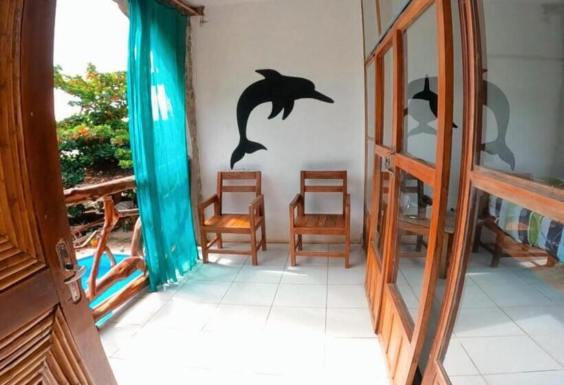 Lobo Hostel   Rurrenabaque