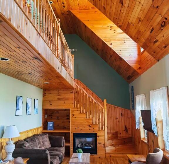 منتجع Cavendish Country Inn & Cottages