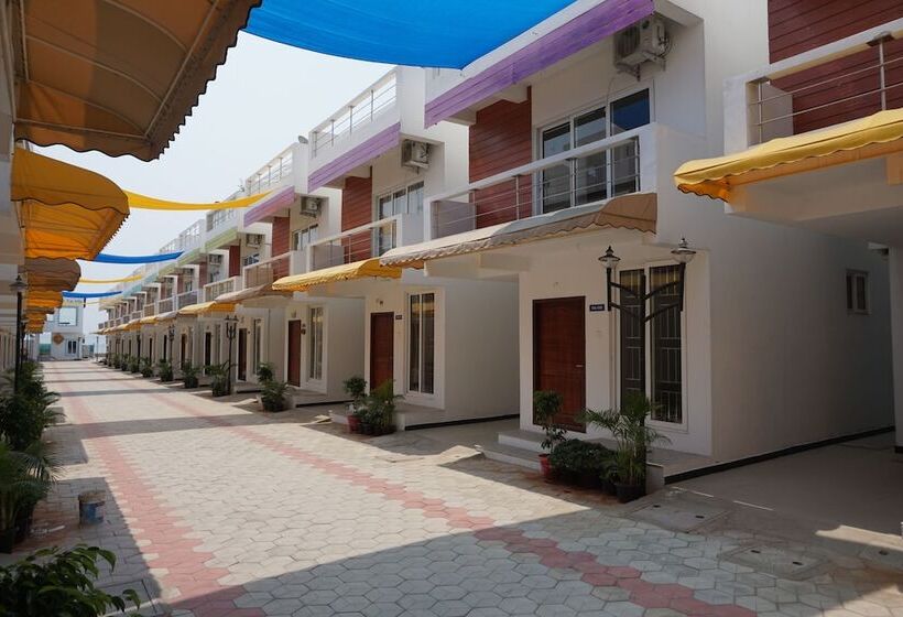 Sea La Vie Covelong Beach Resort