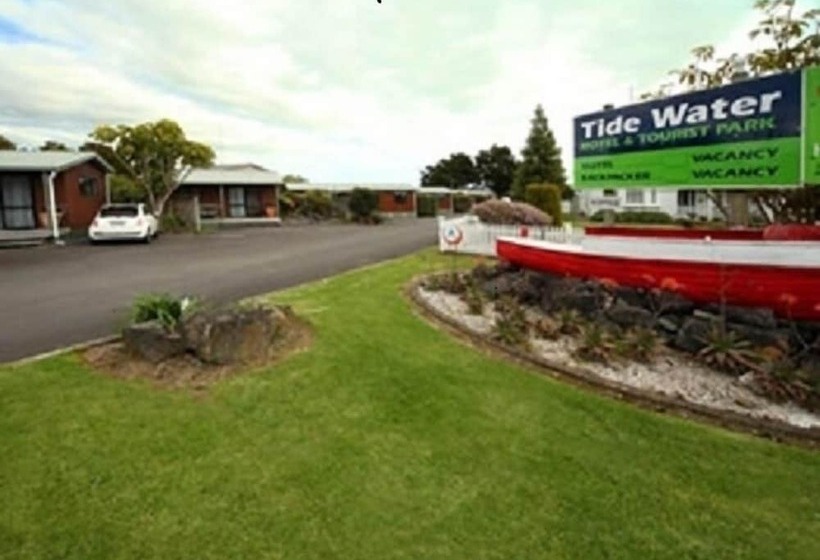 Tidewater Motel And Tourist Park   Hostel