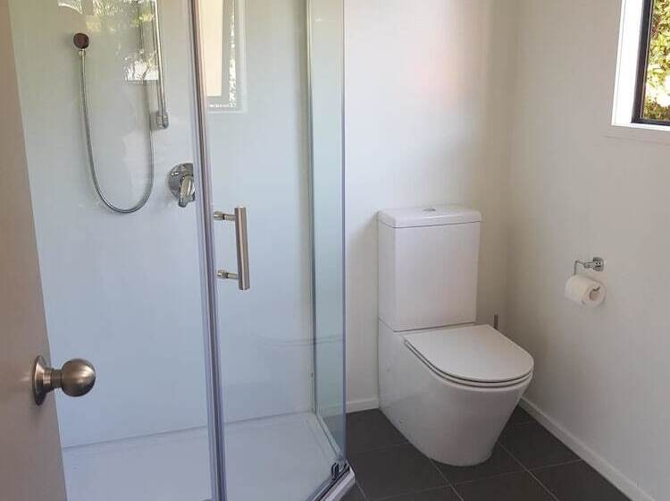 Tidewater Motel And Tourist Park   Hostel