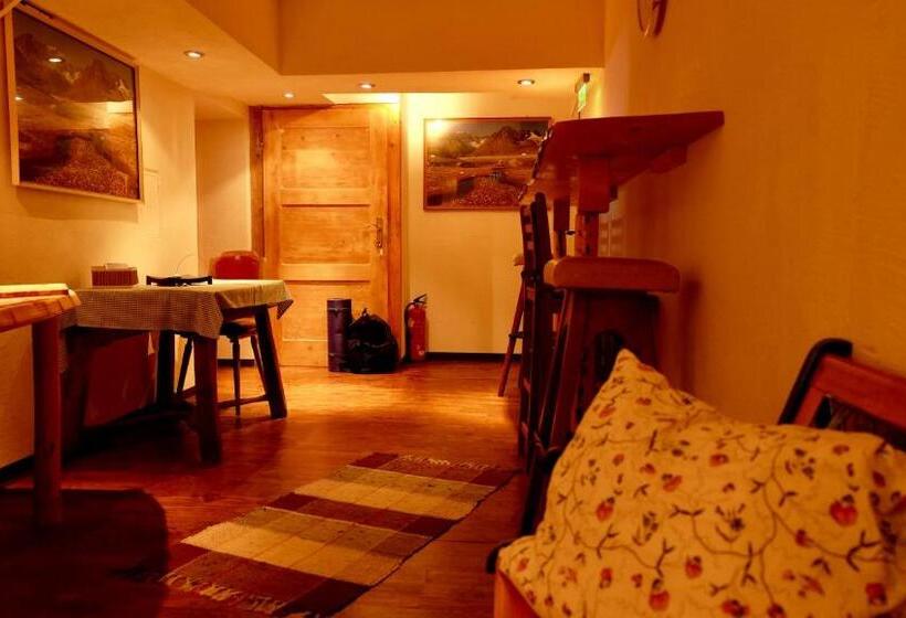 هاستل "0" Sterne Weisses Rössl In Leutasch/tirol