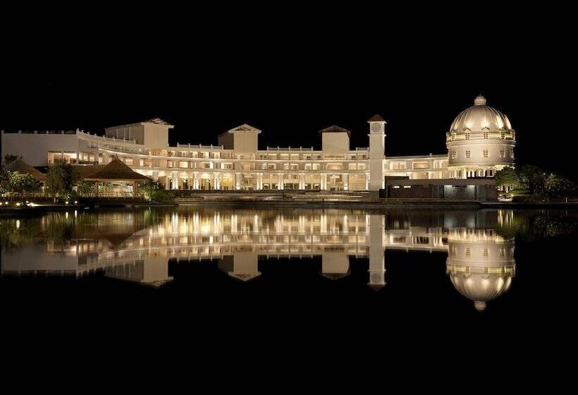 Amanora The Fern Hotels & Club