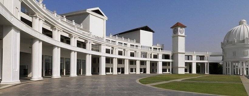 Amanora The Fern Hotels & Club