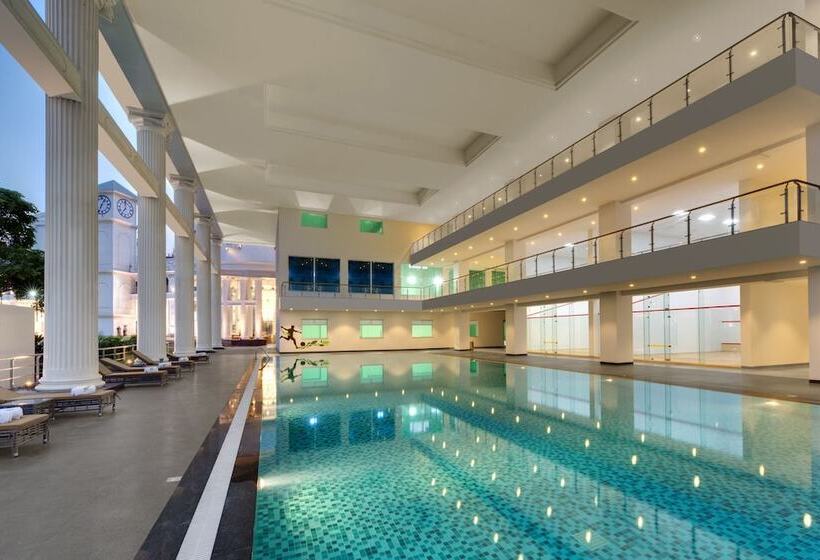 Amanora The Fern Hotels & Club