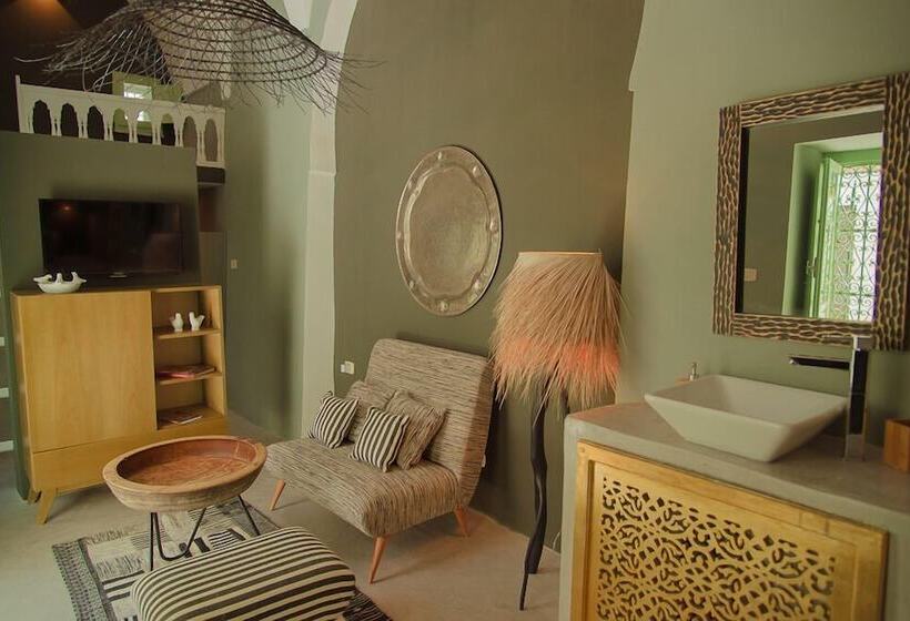 تختخواب و صبحانه Dar Antonia