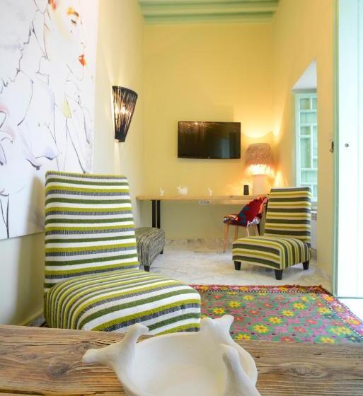 تختخواب و صبحانه Dar Antonia