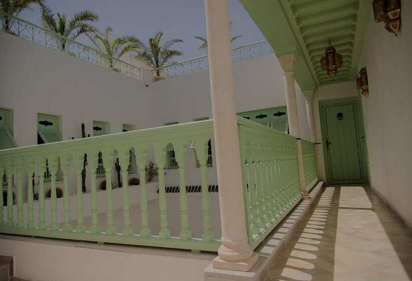 تختخواب و صبحانه Dar Antonia