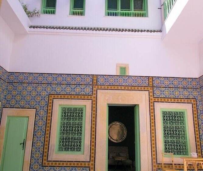 تختخواب و صبحانه Dar Antonia