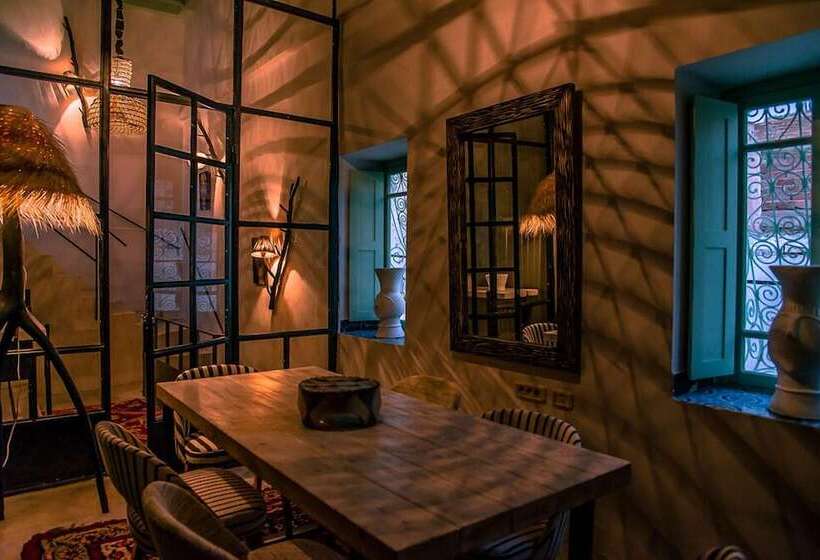 تختخواب و صبحانه Dar Antonia