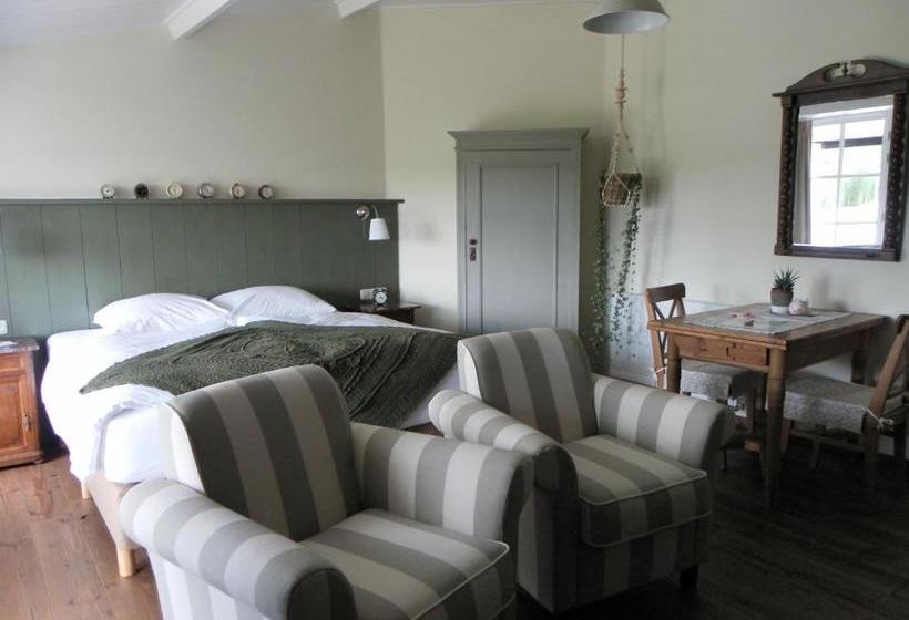 Bed and Breakfast De Turfstaeker