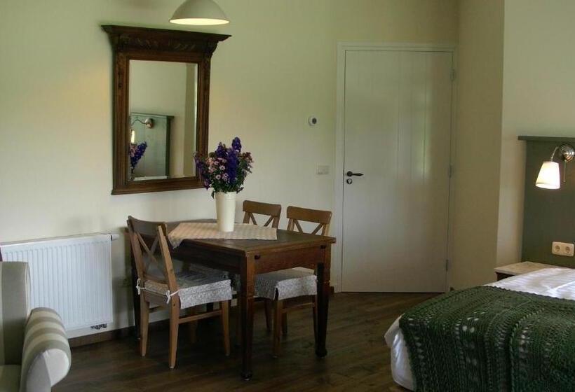 Bed and Breakfast De Turfstaeker