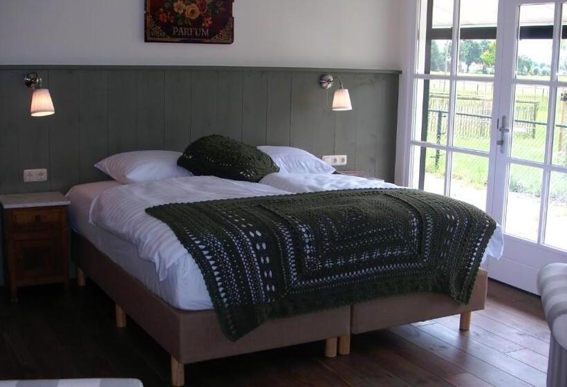 Bed and Breakfast De Turfstaeker