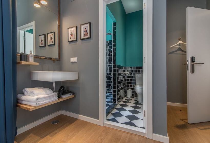 تختخواب و صبحانه Esqina Urban Lodge