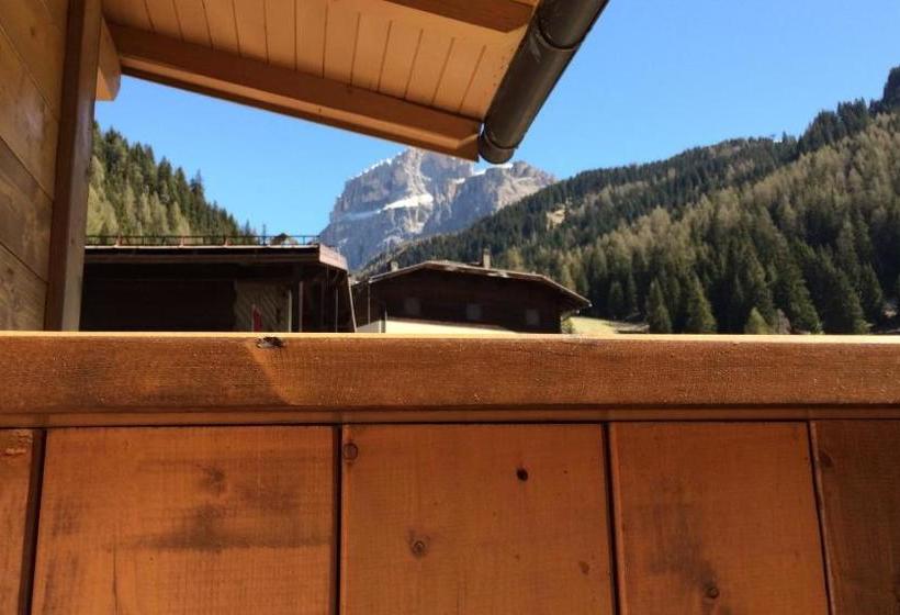 تختخواب و صبحانه Garnì Serena