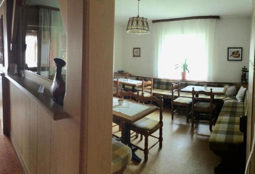 住宿加早餐  Garnì Serena