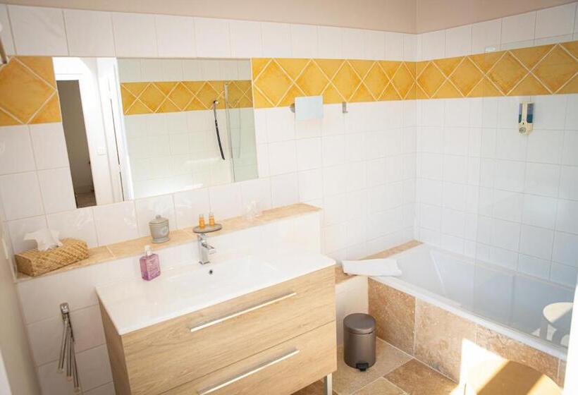 مبيت وإفطار Le Clos De La Tuilière