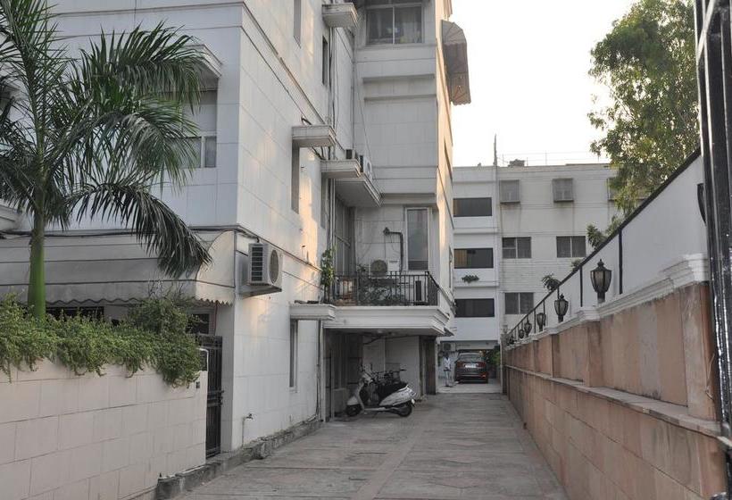 مبيت وإفطار Namaste Bnb & Service Apartments