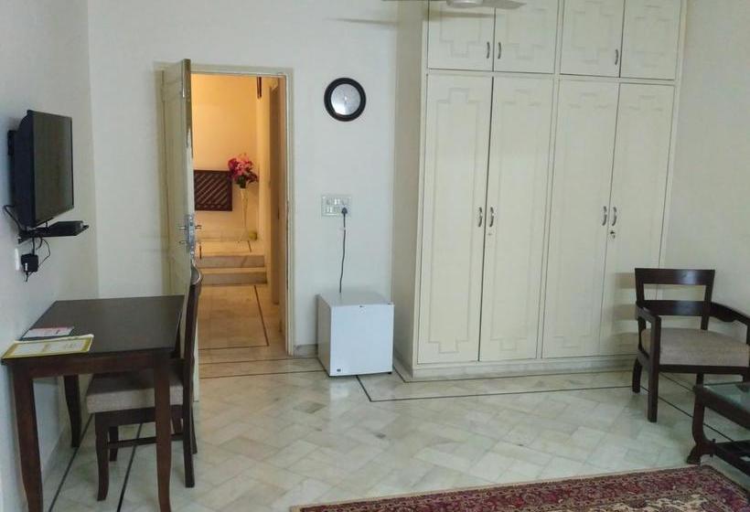 مبيت وإفطار Namaste Bnb & Service Apartments