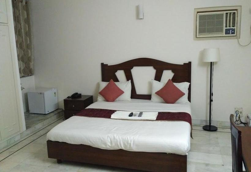 مبيت وإفطار Namaste Bnb & Service Apartments