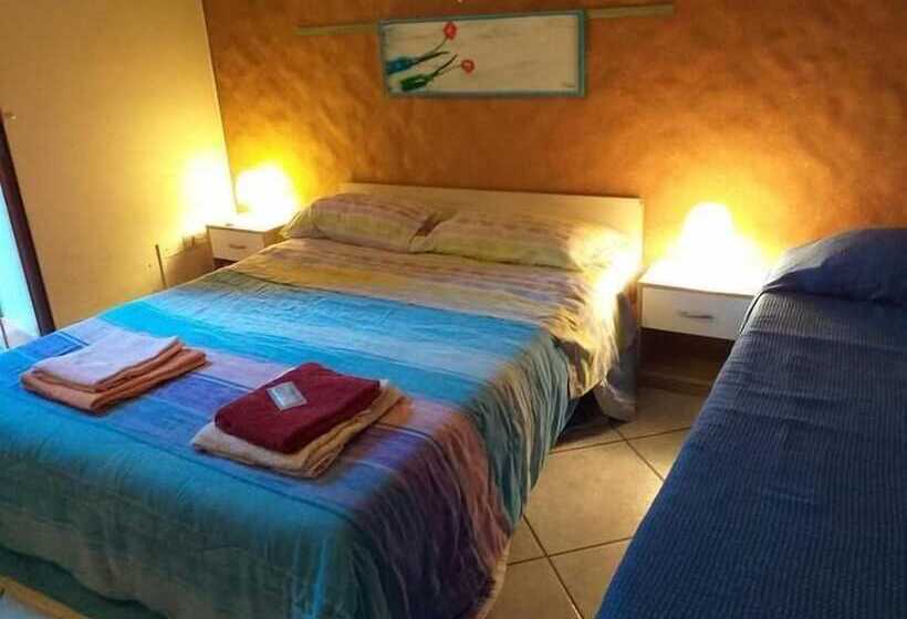 住宿加早餐  Room In Bb   Bb Sciddicu Rooms, Lg