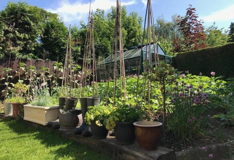 تختخواب و صبحانه Tresillian House