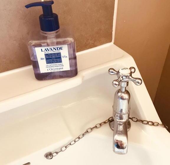 تختخواب و صبحانه Tresillian House