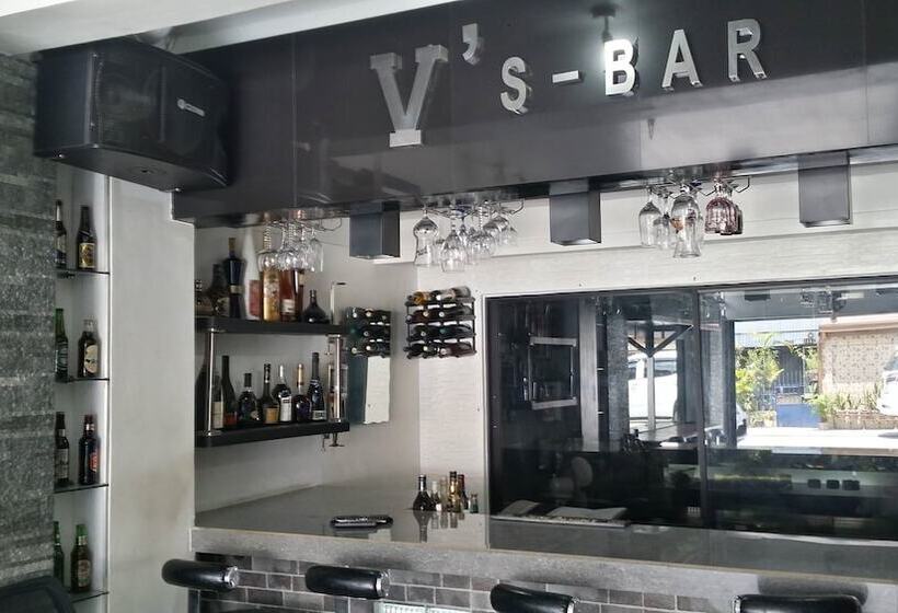 Ervoruto Hostel Makati