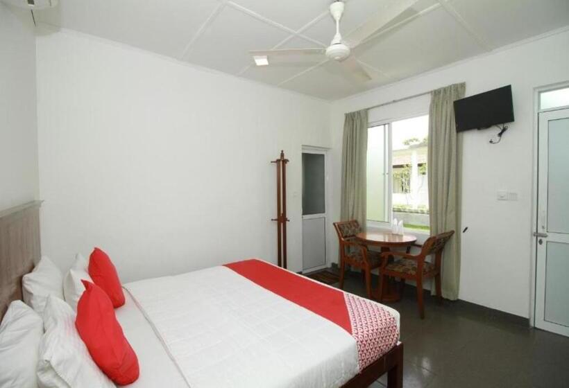 Garden Beach Hotel Kalutara