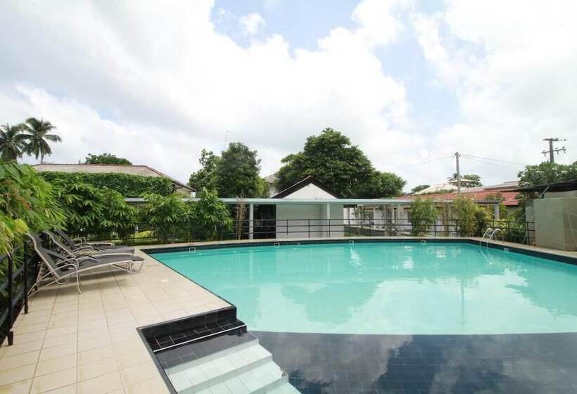 Garden Beach Hotel Kalutara