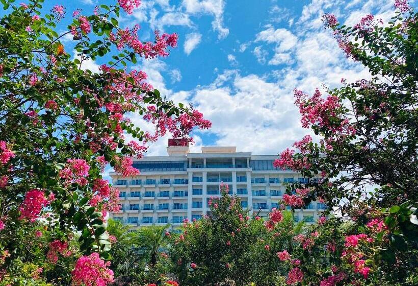 Gold Coast Hotel Resort & Spa