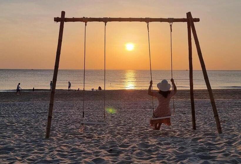 Gold Coast Hotel Resort & Spa