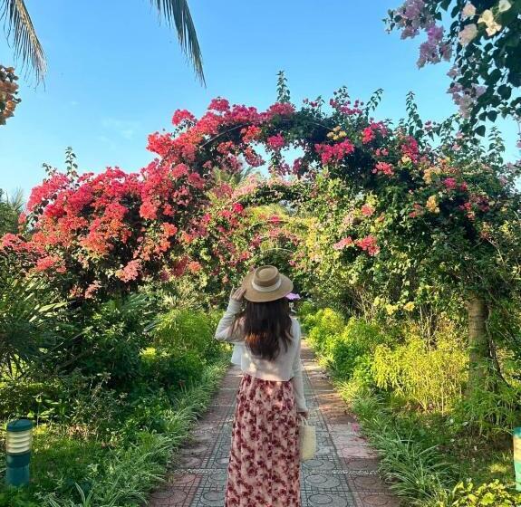 Gold Coast Hotel Resort & Spa