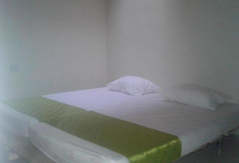 Backpackers And Travellers Hostel