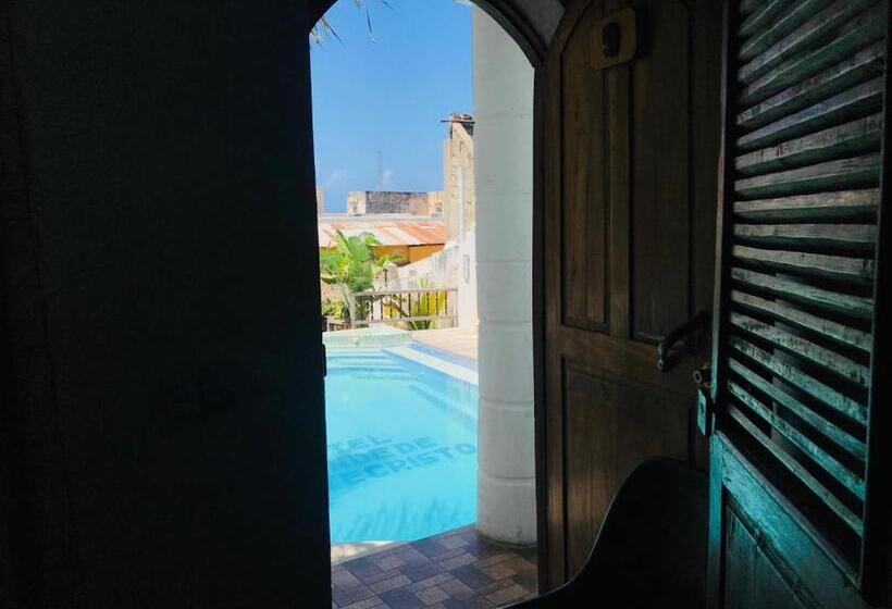 فندق Cafe Central