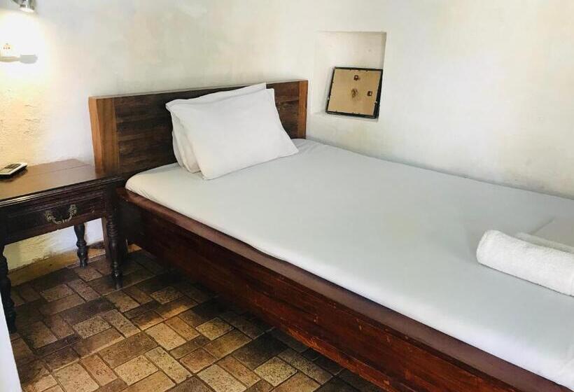 فندق Cafe Central