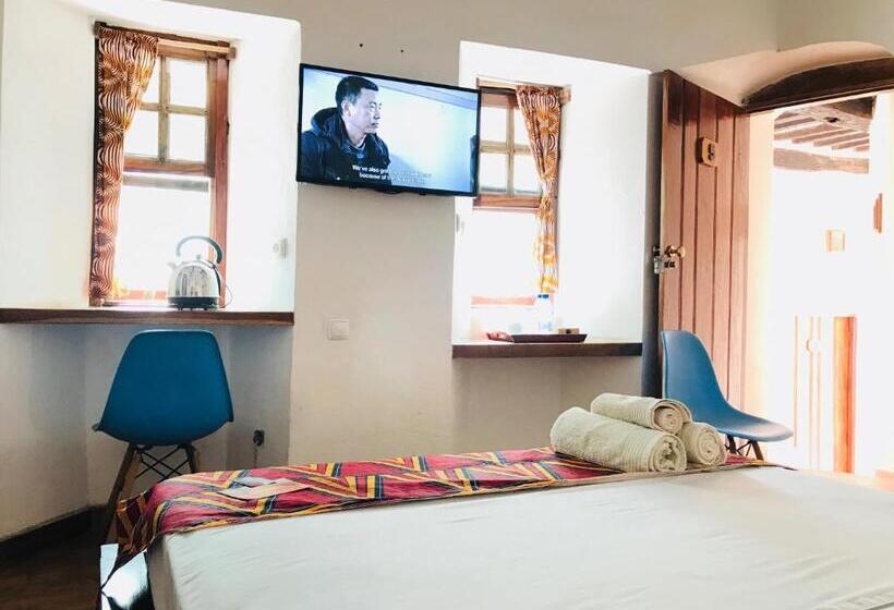 فندق Cafe Central