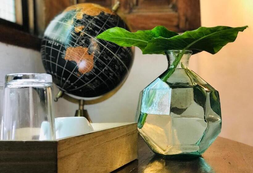 فندق Cafe Central