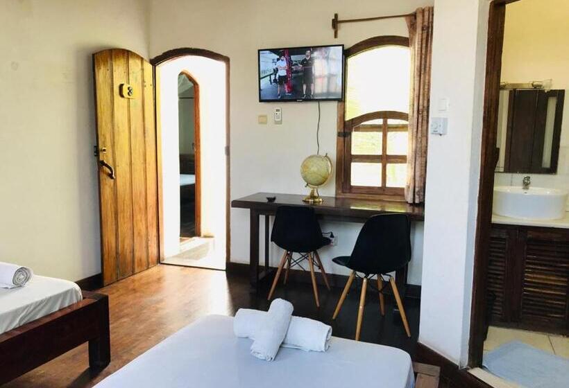 فندق Cafe Central