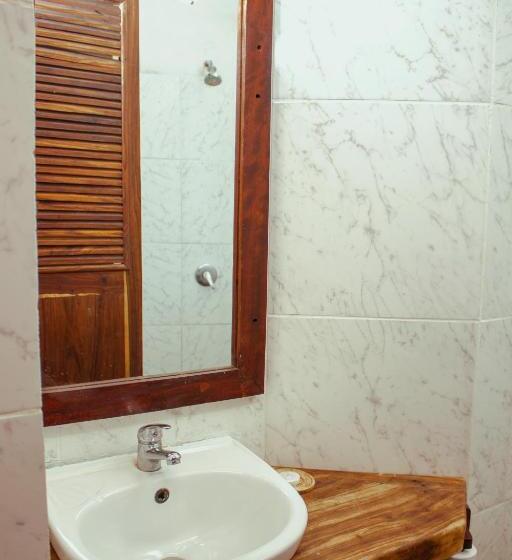 فندق Cafe Central