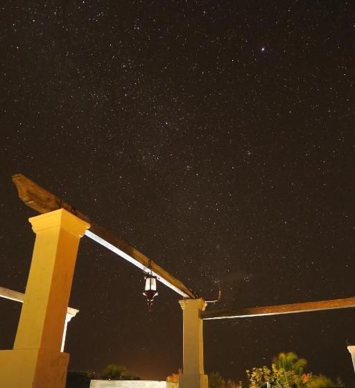 فندق Cafe Central