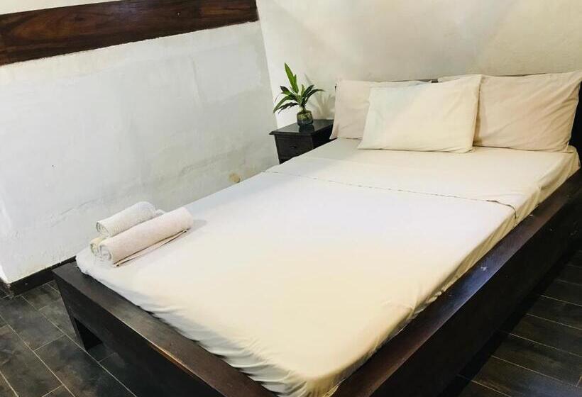 فندق Cafe Central