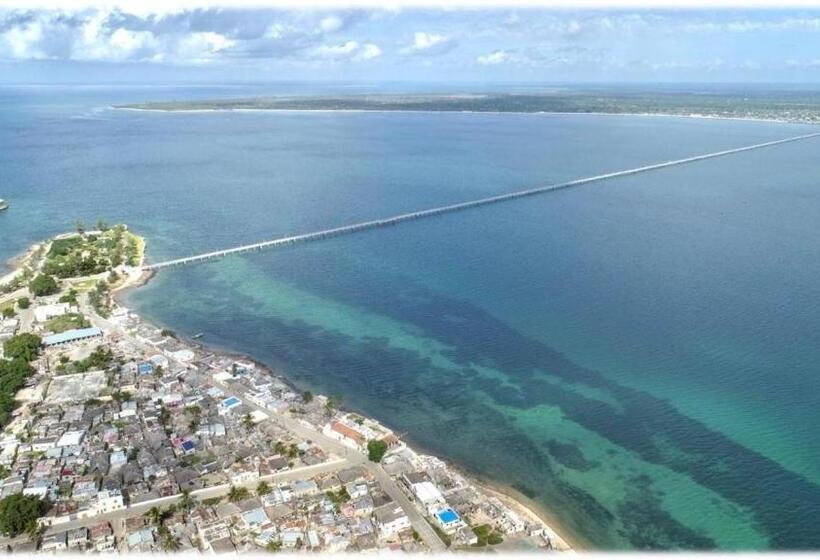 فندق Cafe Central